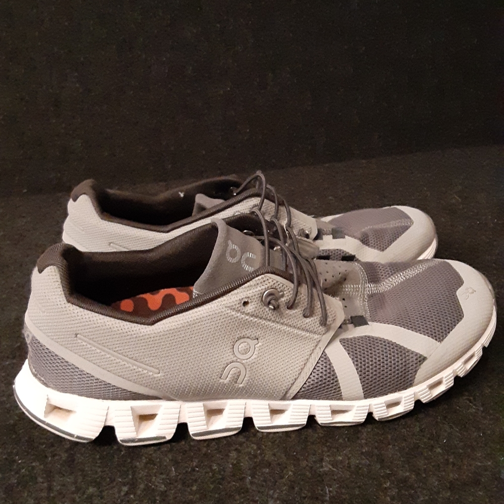 On cloud slate and gray Womens 10